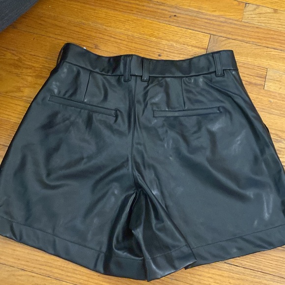 Abercrombie and fitch faux leather shorts szL - Picture 3 of 3